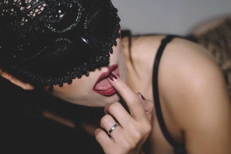 Our 5 Favorite Sex Toys For Furry Costume Sex